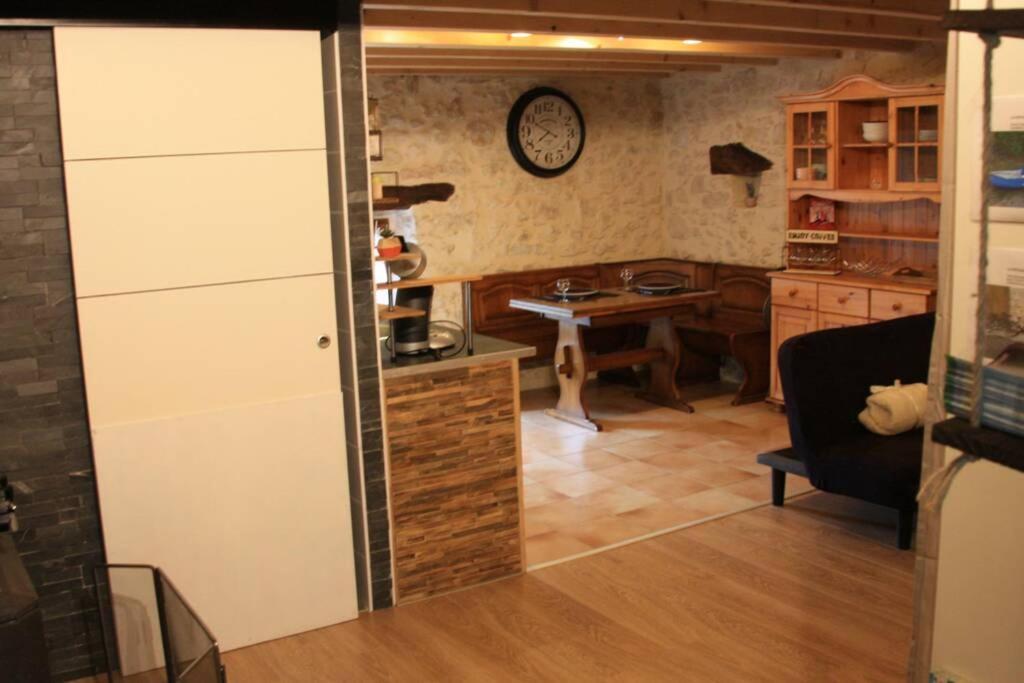 Le Portougais, Chalet A Chanaz, La Petite Venise Savoyarde Экстерьер фото