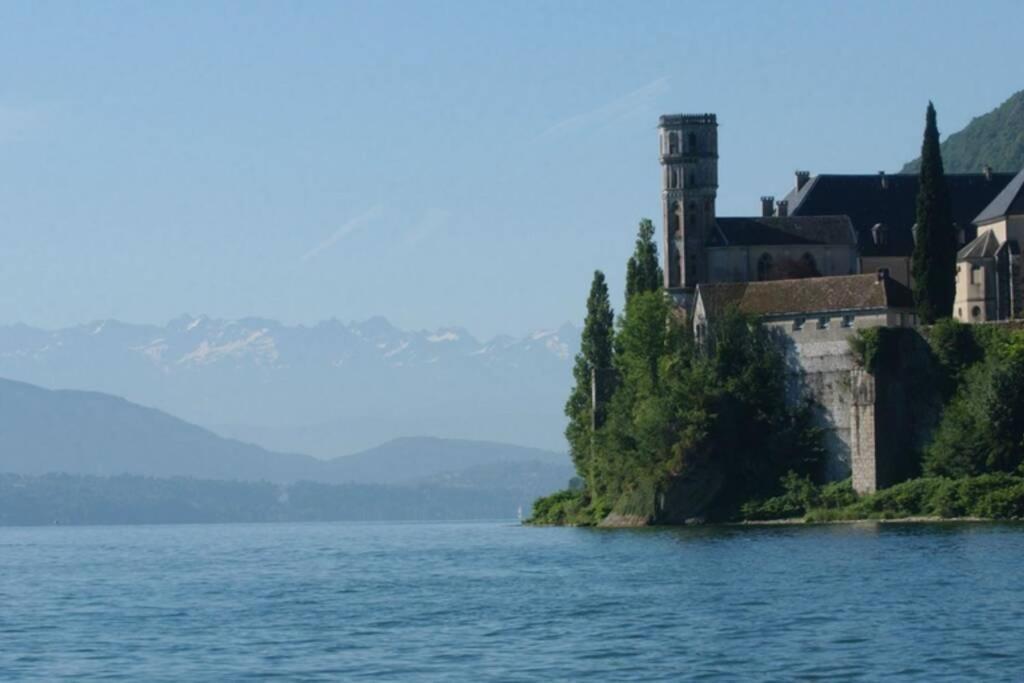 Le Portougais, Chalet A Chanaz, La Petite Venise Savoyarde Экстерьер фото